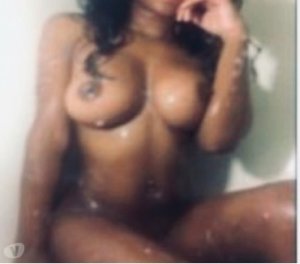 Jannique pregnant adult dating in Parkville, MD